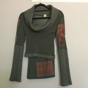 Save the Queen Green two piece sweater